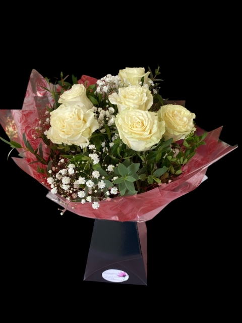 6 White Roses